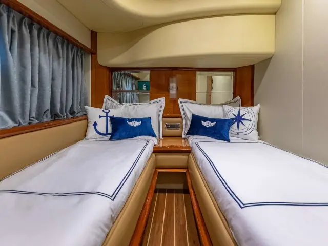 PRICELESS | Azimut 62 — 16 / 60
