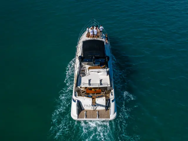 PRICELESS | Azimut 62 — 24 / 60