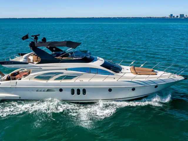 PRICELESS | Azimut 62 — 1 / 60