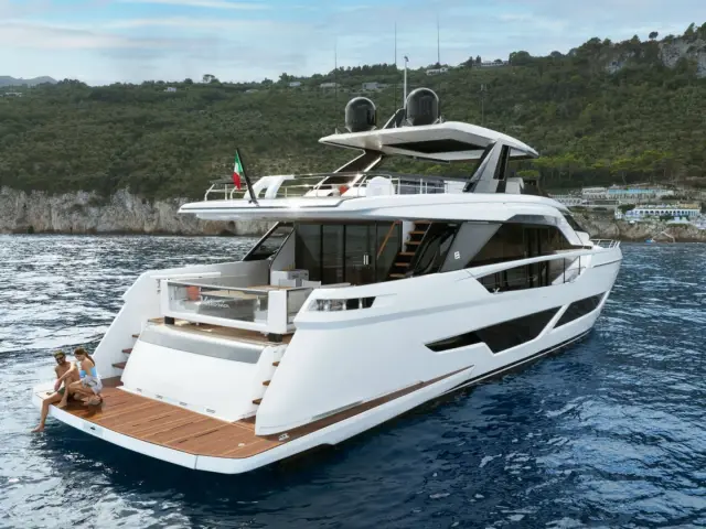 VITTORIA | Ferretti 860 — 2 / 25