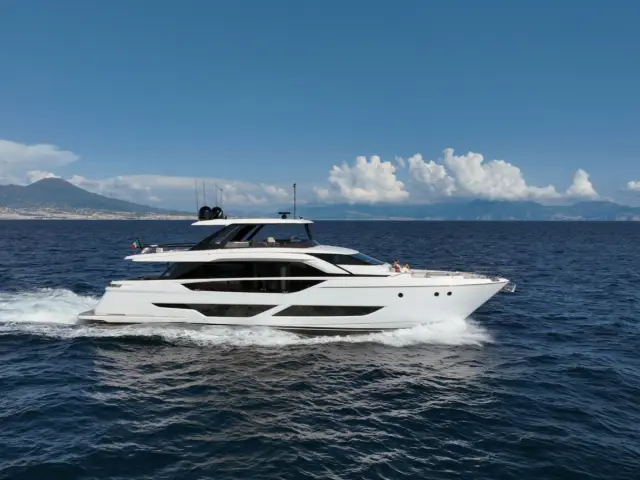 VITTORIA | Ferretti 860 — 9 / 25