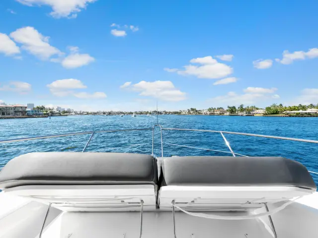 DONE DEAL | Sunseeker Manhattan 68 — 20 / 54