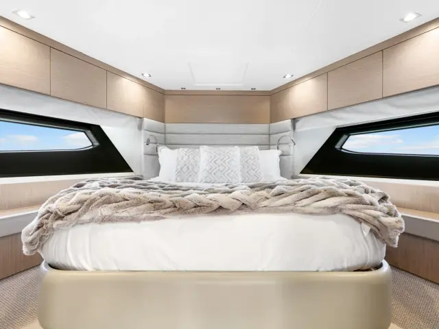 DONE DEAL | Sunseeker Manhattan 68 — 53 / 54