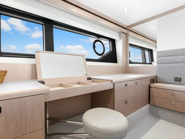 DONE DEAL | Sunseeker Manhattan 68 — 40 / 54