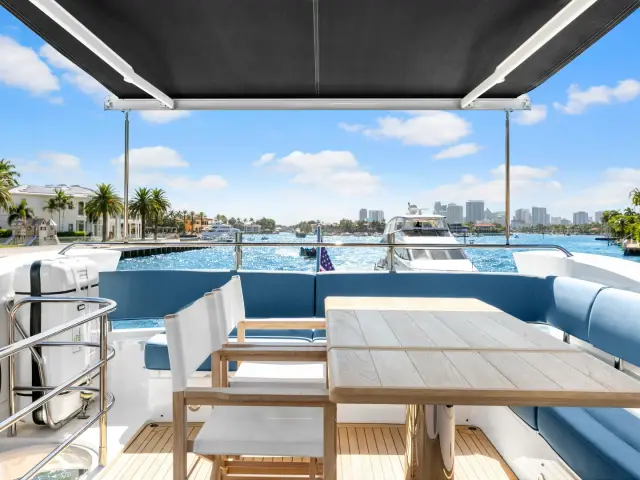 DONE DEAL | Sunseeker Manhattan 68 — 52 / 54