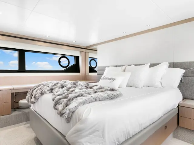 DONE DEAL | Sunseeker Manhattan 68 — 39 / 54