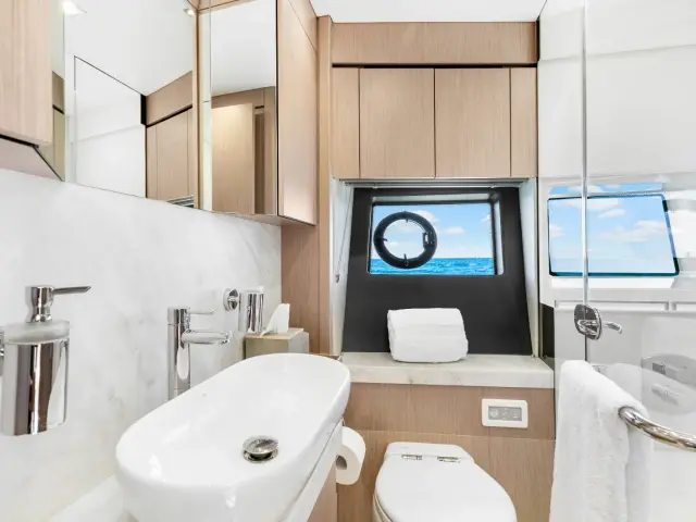 DONE DEAL | Sunseeker Manhattan 68 — 24 / 54