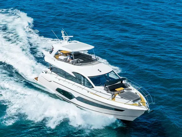 DONE DEAL | Sunseeker Manhattan 68 — 10 / 54
