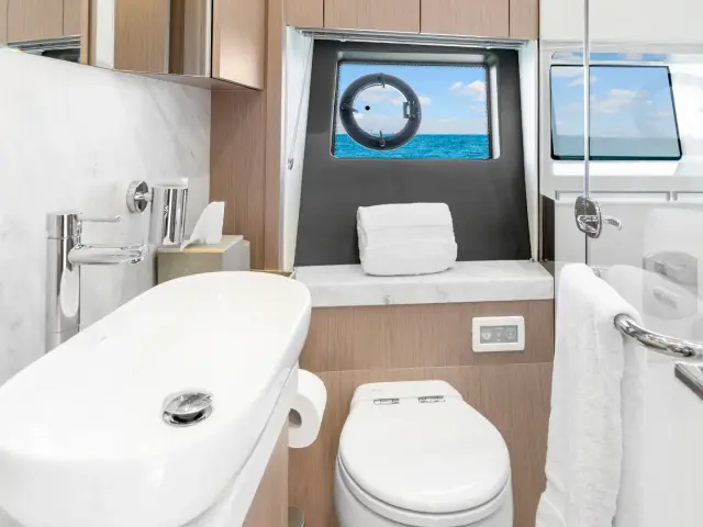 DONE DEAL | Sunseeker Manhattan 68 — 23 / 54