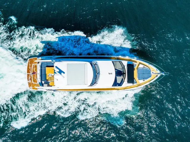 DONE DEAL | Sunseeker Manhattan 68 — 11 / 54