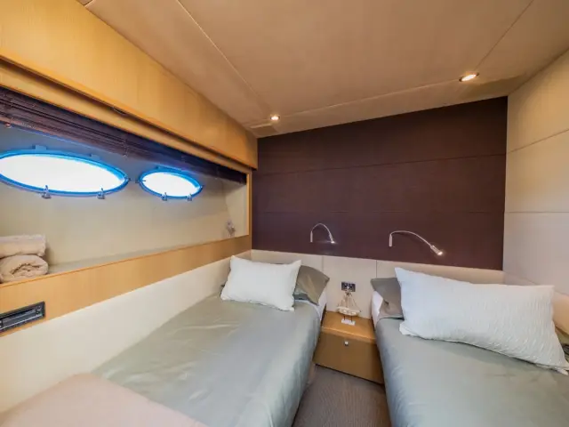 GITANA II | Princess V78  — 28 / 30