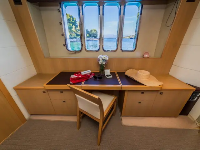 GITANA II | Princess V78  — 23 / 30