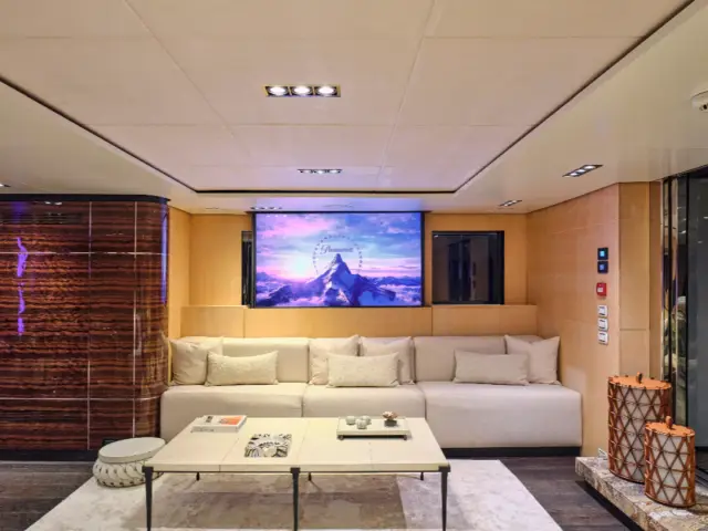 HIGHLANDER | Feadship 164 — 25 / 58