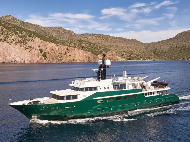 HIGHLANDER | Feadship 164 — 2 / 58
