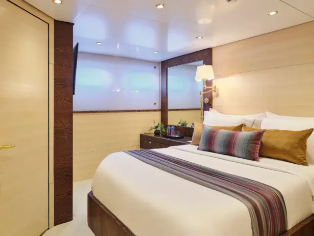 HIGHLANDER | Feadship 164 — 44 / 58