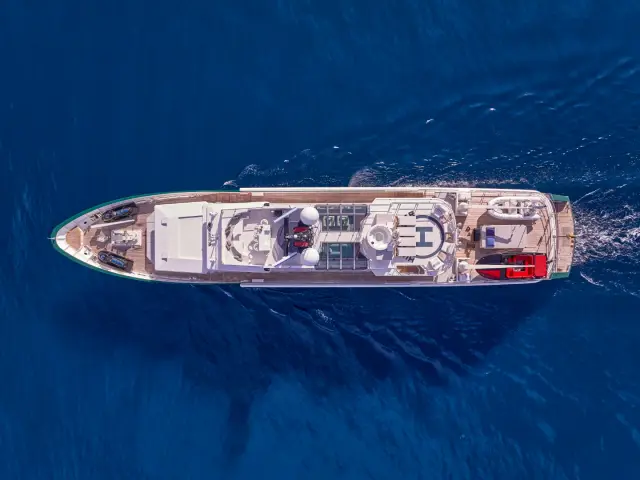 HIGHLANDER | Feadship 164 — 7 / 58