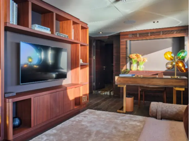 HIGHLANDER | Feadship 164 — 37 / 58
