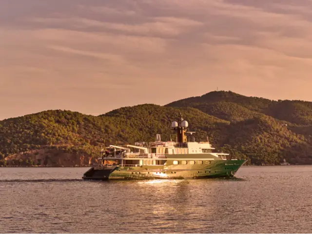 HIGHLANDER | Feadship 164 — 58 / 58
