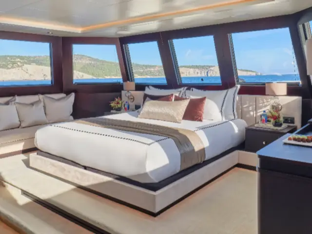 HIGHLANDER | Feadship 164 — 34 / 58
