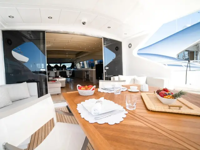 MY Lady B I Mangusta 108  — 24 / 35