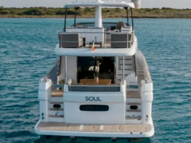 SOUL | Azimut Magellano 66  — 10 / 42