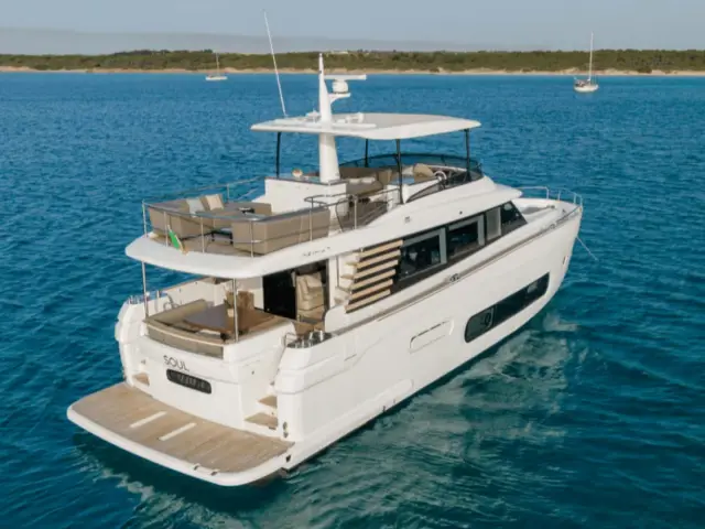 SOUL | Azimut Magellano 66  — 3 / 42