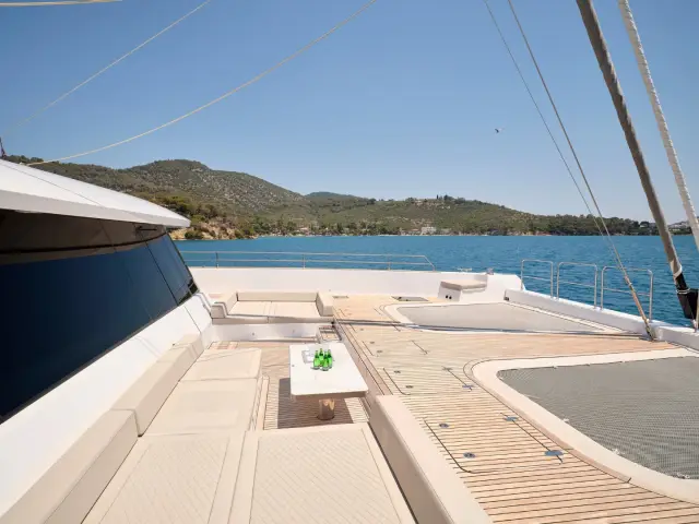 GENNY | Sunreef 80  — 40 / 94