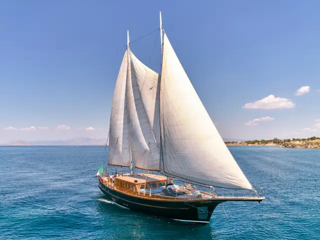 MYRA | Scooner 90 — 2 / 33