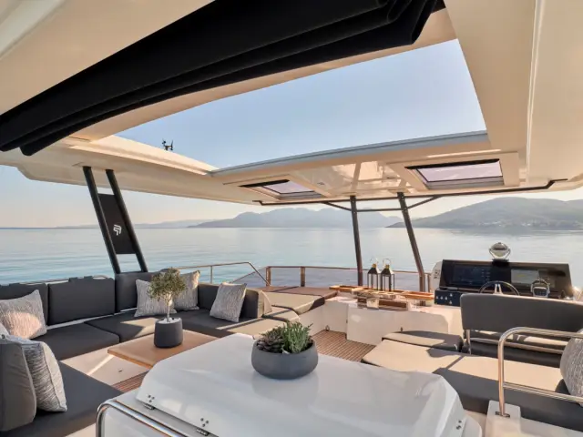 CHRISTAL MIO | Fountaine Pajot 67 — 43 / 59