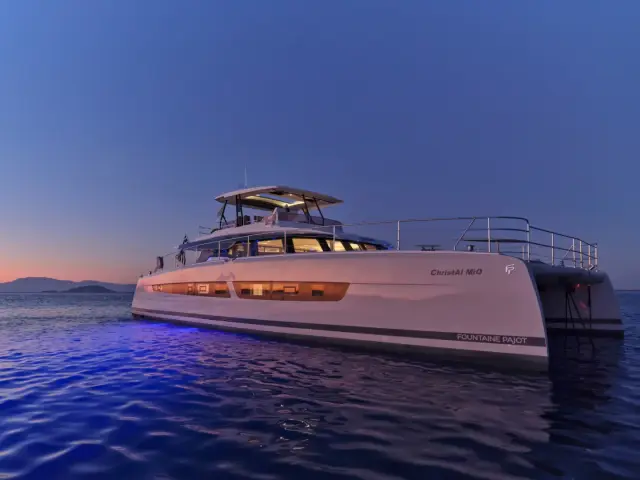 CHRISTAL MIO | Fountaine Pajot 67 — 24 / 59