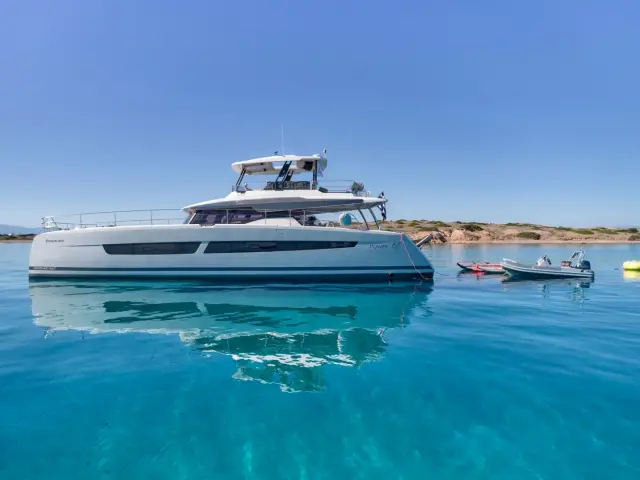 CHRISTAL MIO | Fountaine Pajot 67 — 12 / 59