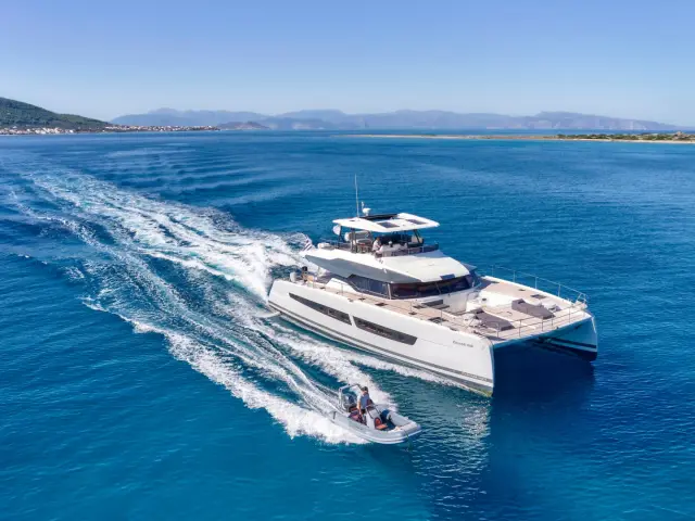 CHRISTAL MIO | Fountaine Pajot 67 — 6 / 59