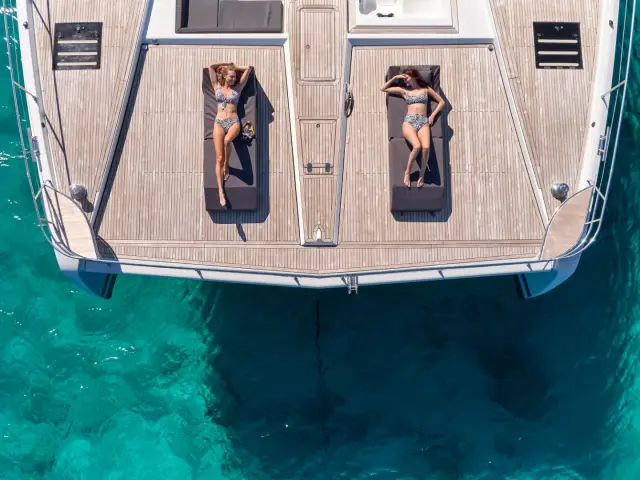 CHRISTAL MIO | Fountaine Pajot 67 — 20 / 59