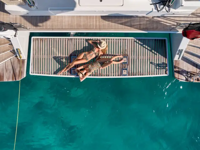 CHRISTAL MIO | Fountaine Pajot 67 — 16 / 59