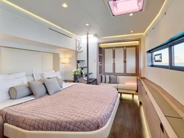 CHRISTAL MIO | Fountaine Pajot 67 — 56 / 59