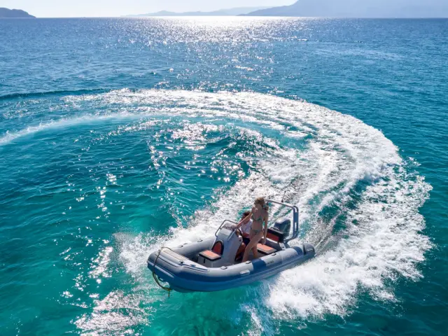 CHRISTAL MIO | Fountaine Pajot 67 — 19 / 59