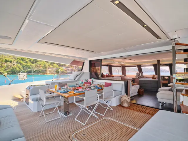 KIMATA | Fountaine Pajot 67 — 16 / 59