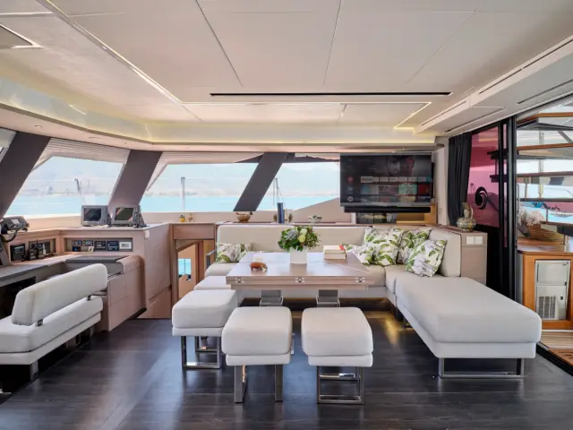 KIMATA | Fountaine Pajot 67 — 27 / 59