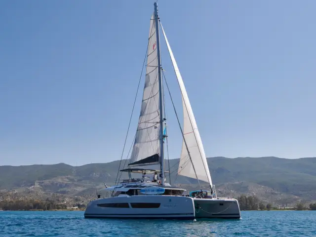 KIMATA | Fountaine Pajot 67 — 10 / 59