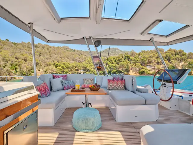 KIMATA | Fountaine Pajot 67 — 34 / 59