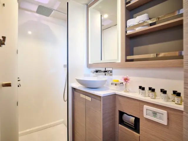 KIMATA | Fountaine Pajot 67 — 50 / 59