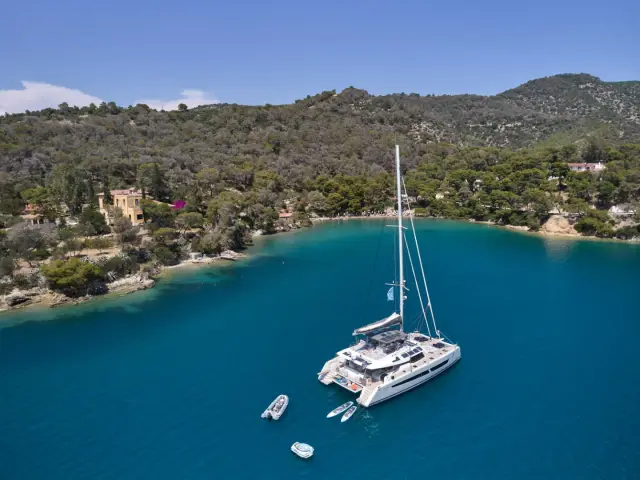 KIMATA | Fountaine Pajot 67 — 7 / 59
