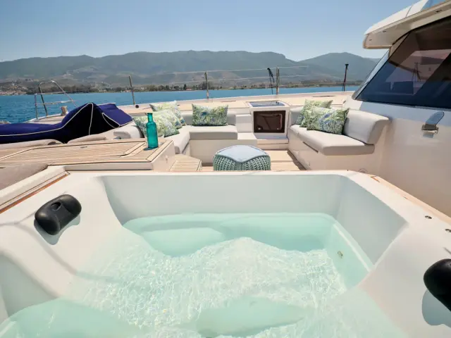 KIMATA | Fountaine Pajot 67 — 41 / 59