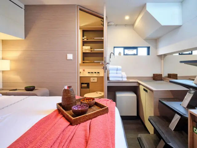 KIMATA | Fountaine Pajot 67 — 20 / 59