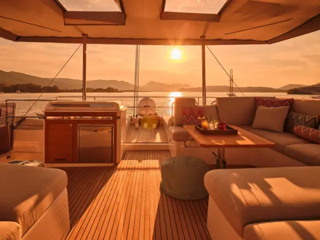 KIMATA | Fountaine Pajot 67 — 43 / 59