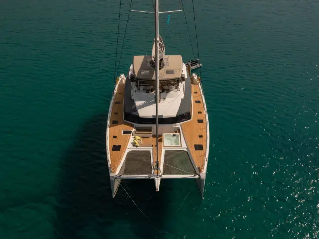 AETHER | Fountaine Pajot 67 — 3 / 20