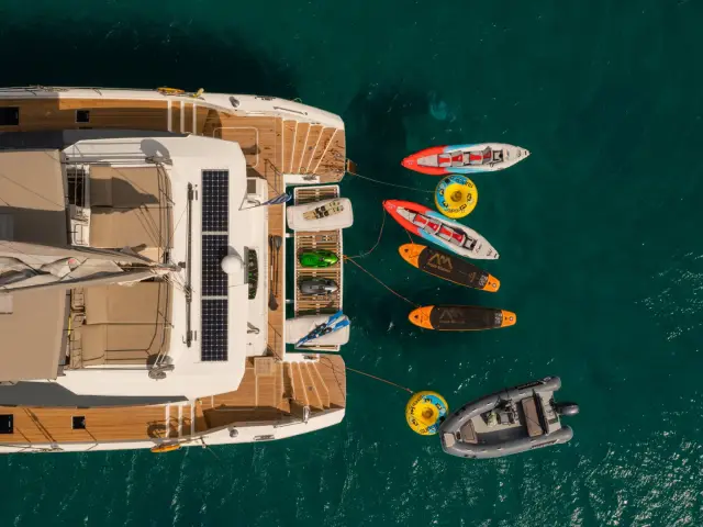 AETHER | Fountaine Pajot 67 — 6 / 20