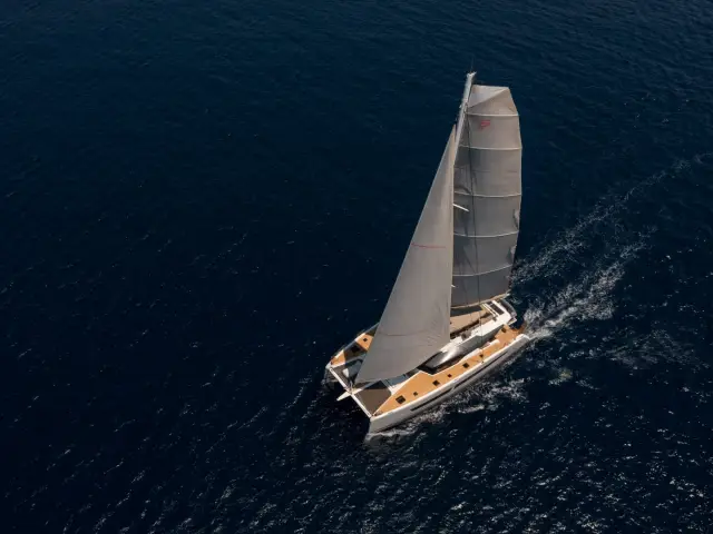AETHER | Fountaine Pajot 67 — 1 / 20