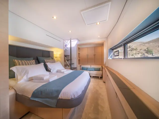 AETHER | Fountaine Pajot 67 — 18 / 20