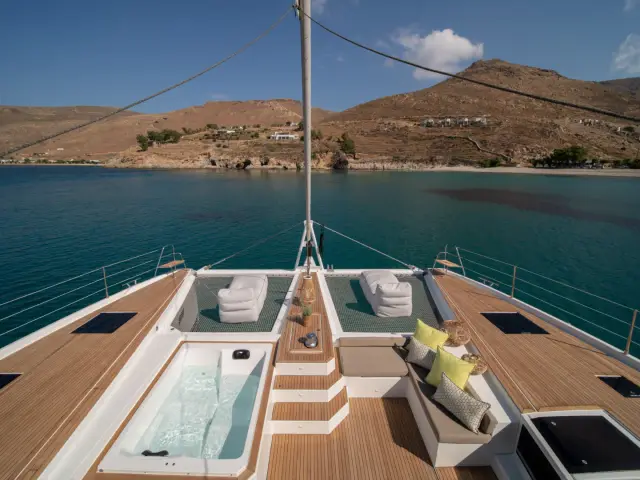 AETHER | Fountaine Pajot 67 — 9 / 20